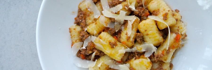 Ñoquis de papa con salsa bolognesa para el 29